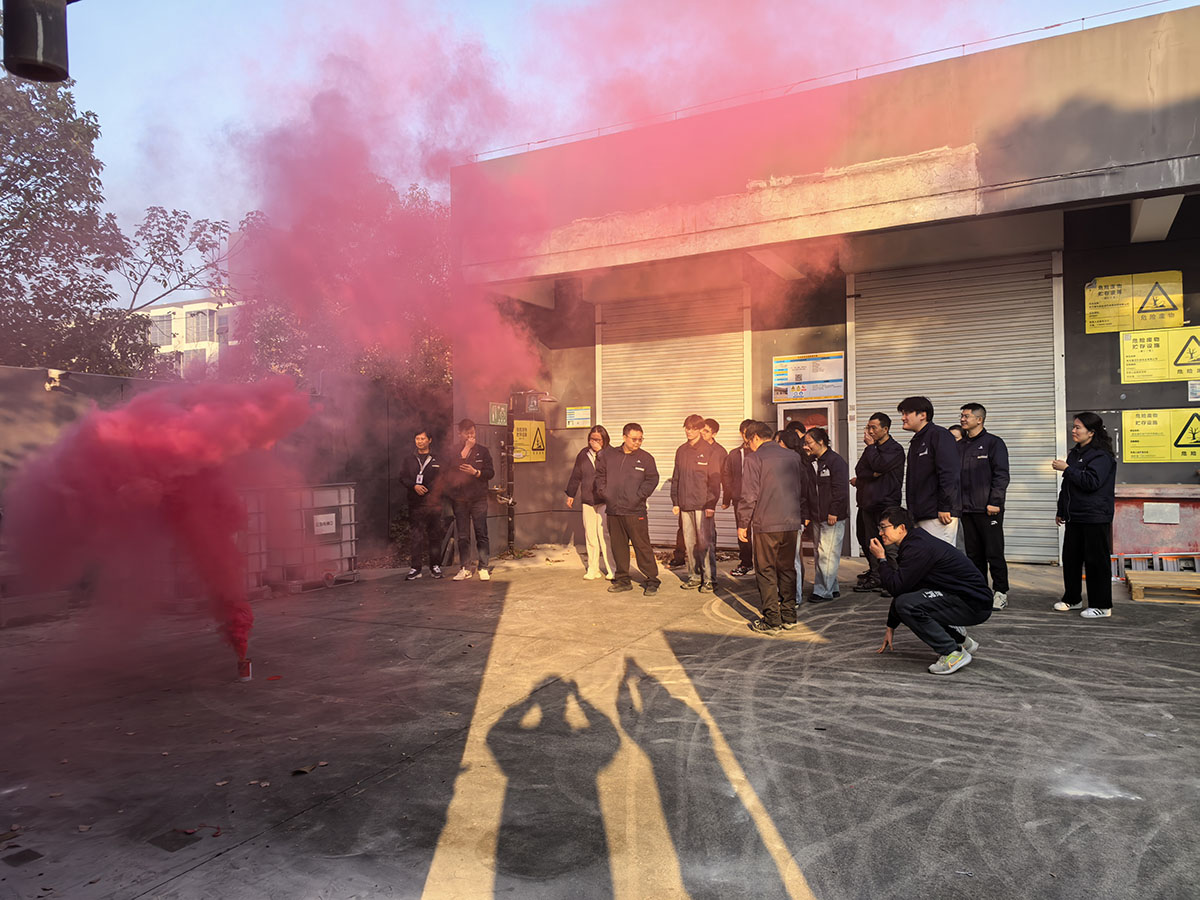南京365英国上市集团官网开展消防实战演练，沉浸式体验筑牢“防火墙”